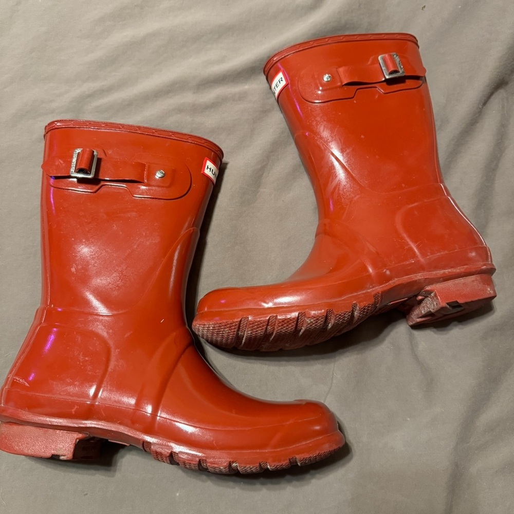 Women’s size 9 military red hunter boots